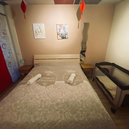Apartamento Flat For Up To 4 People In Dresden-Striesen Exterior foto